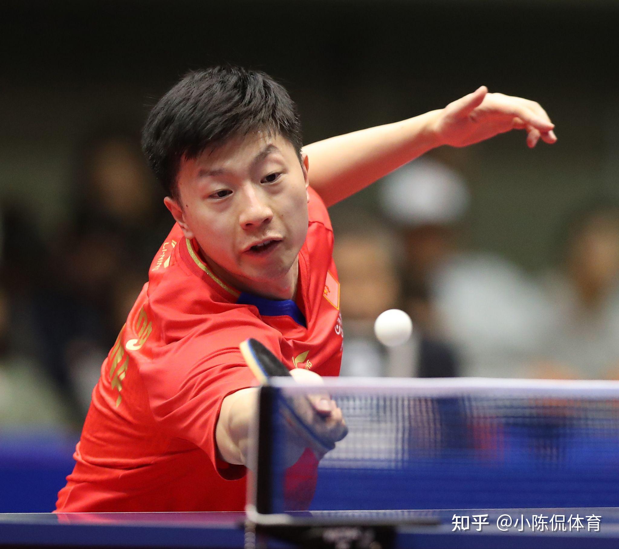 她的表现激 她的表现激