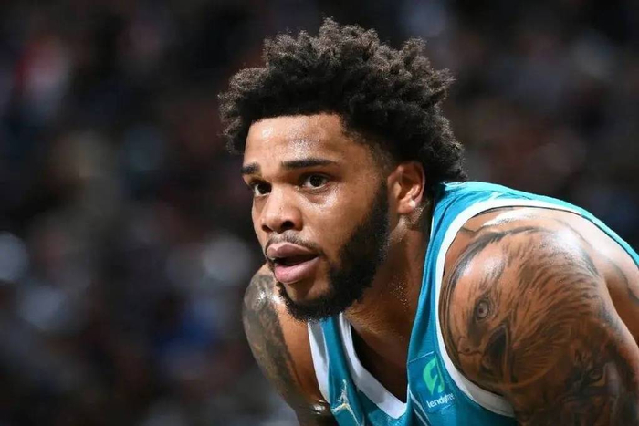 由于曼城与 由于曼城与